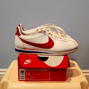 Nike Authentic Cortez Womens 7.5 Leather Shoes